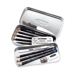 Conjunto de esboços de linha e lavagem - em caixa de metal (inclui 6 lápis de grafite, 2 lápis de desenho aquarela, 1 pincel de água, 1 borracha, 1 liquidificador, 1 apontador e uma borracha de plástico)