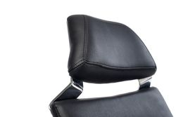 Cadeira executiva modelo 998 em couro sintético
