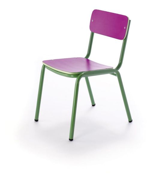 Cadeira de criança empilhável e disponível em 3 alturas e 10 cores