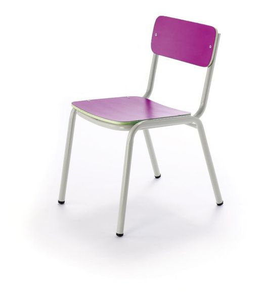 Cadeira de criança empilhável e disponível em 3 alturas e 10 cores