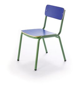 Cadeira de criança empilhável e disponível em 3 alturas e 10 cores