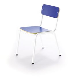 Cadeira de criança empilhável e disponível em 3 alturas e 10 cores