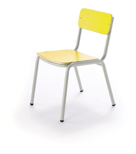 Cadeira de criança empilhável e disponível em 3 alturas e 10 cores