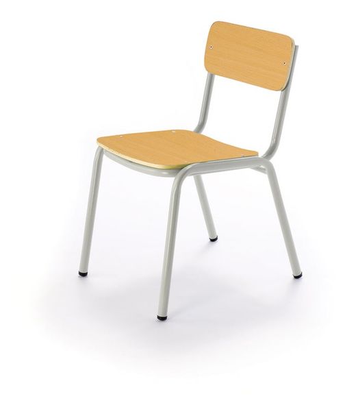 Cadeira de criança empilhável e disponível em 3 alturas e 10 cores