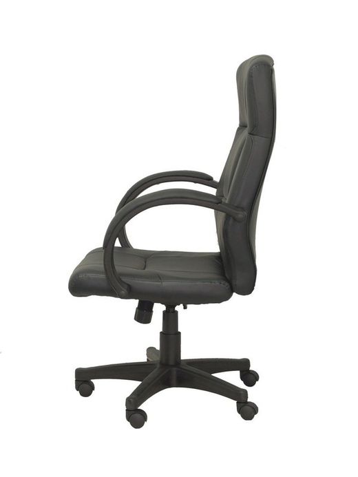 Cadeira executiva de couro sintético preto