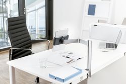 Support tablette pour table avec pince