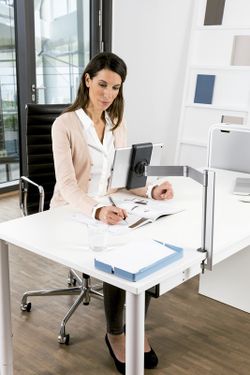 Support tablette pour table avec pince