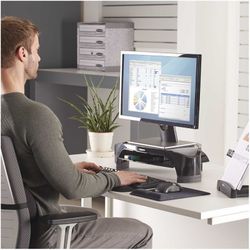 Suporte para monitor plus suítes inteligentes por bolsistas