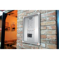 Vitrine interna Nobo. Porta articulada e superfície magnética branca. Quatro tamanhos