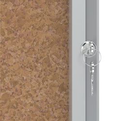 Vitrine interna Nobo. Porta de batente e superfície em cortiça. Três tamanhos