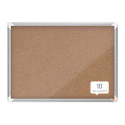 Vitrine interne Nobo. Porte batterie et surface sur le patio. Trois tailles