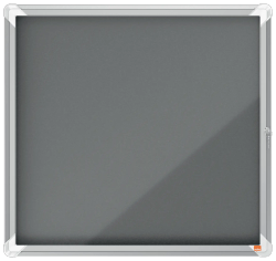 Vitrina de interior Nobo. Puerta batiente y superficie de tela azul o gris. Varios tamaños