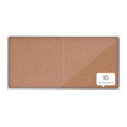 Vitrine interne Nobo. Porte courante et surface sur le patio. Deux tailles
