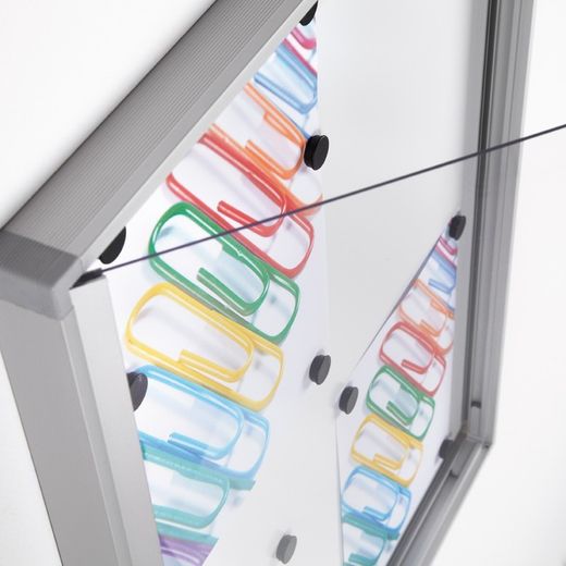 Vitrina vertical magnética de interior